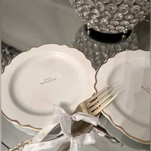 Wedding cake plates